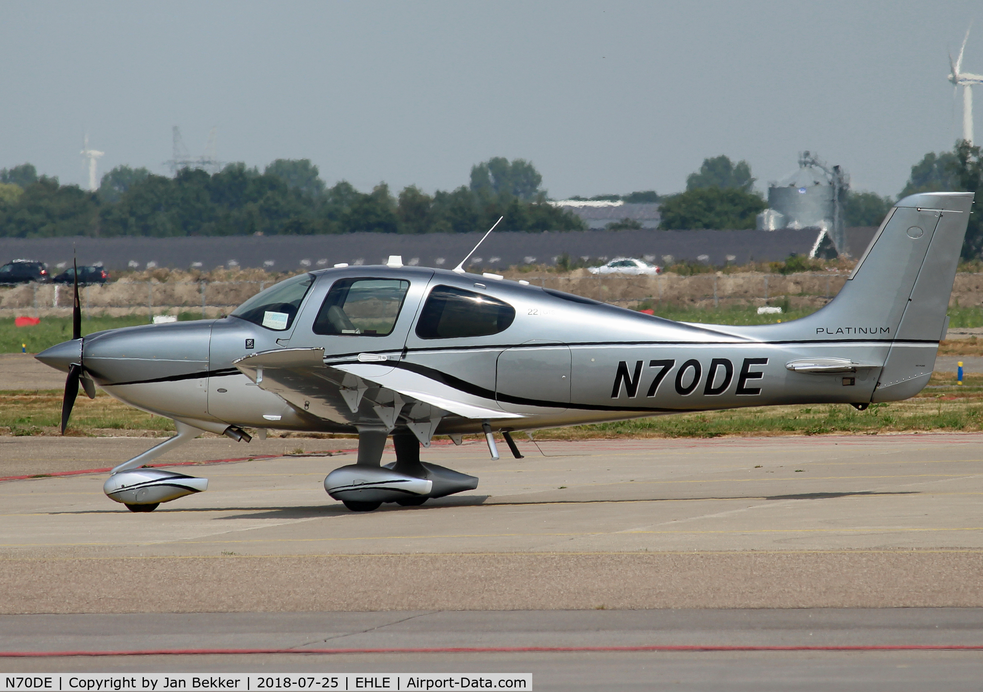 N70DE, 2017 Cirrus SR-22 Platinum C/N 4452, Lelystad Airport