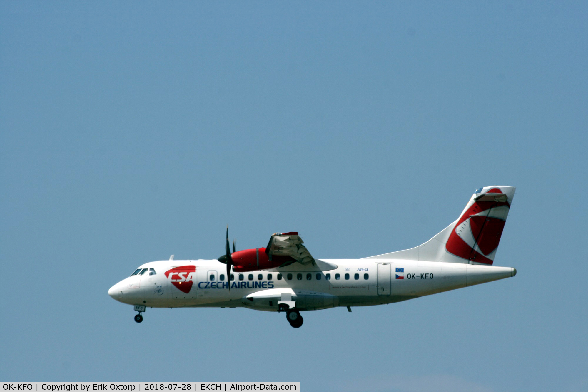 OK-KFO, 2005 ATR 42-500 C/N 633, OK-KFO landing rw 22L