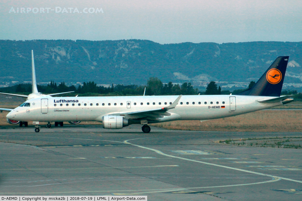 D-AEMD, 2009 Embraer 195LR (ERJ-190-200LR) C/N 19000305, Taxiing