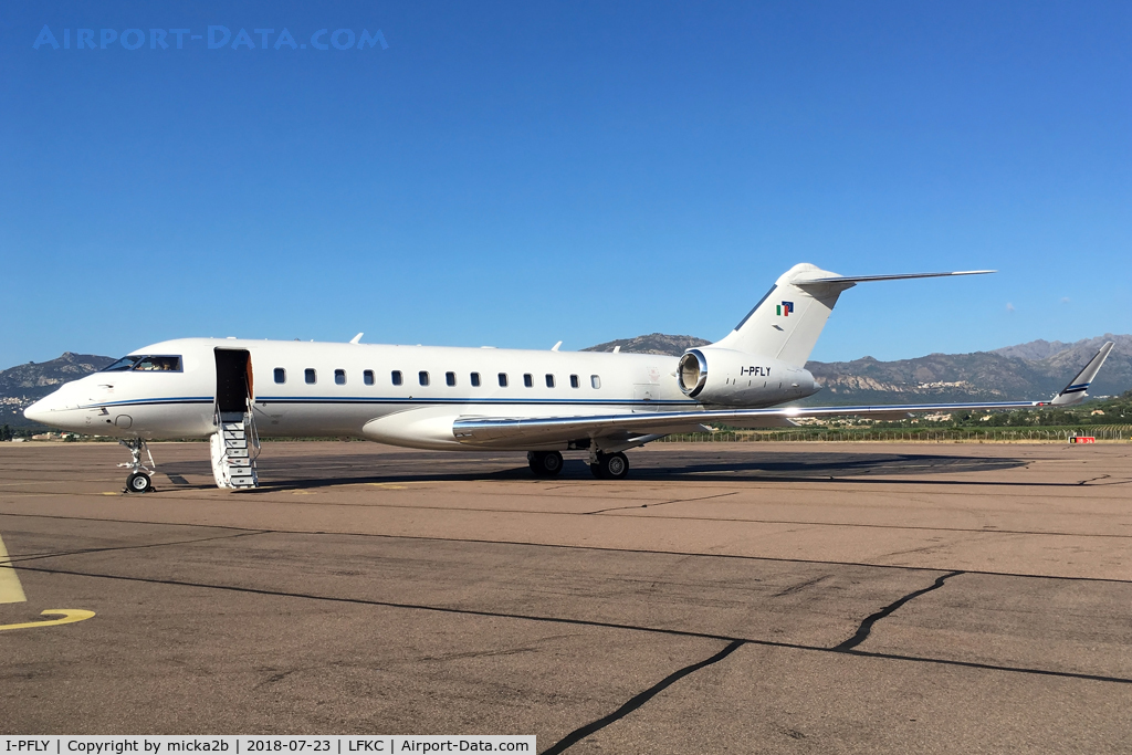 I-PFLY, 2014 Bombardier BD 700-1A10 Global 6000 C/N 9625, Parked