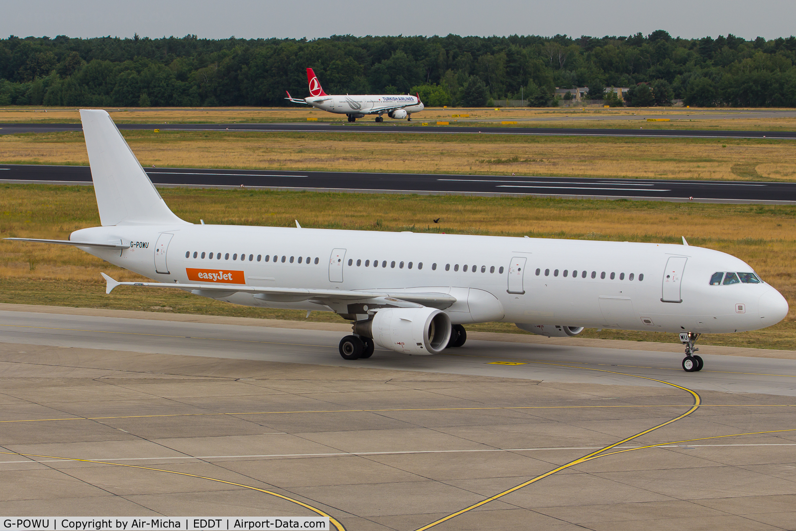 G-POWU, 2008 Airbus A321-211 C/N 3708, easyJet