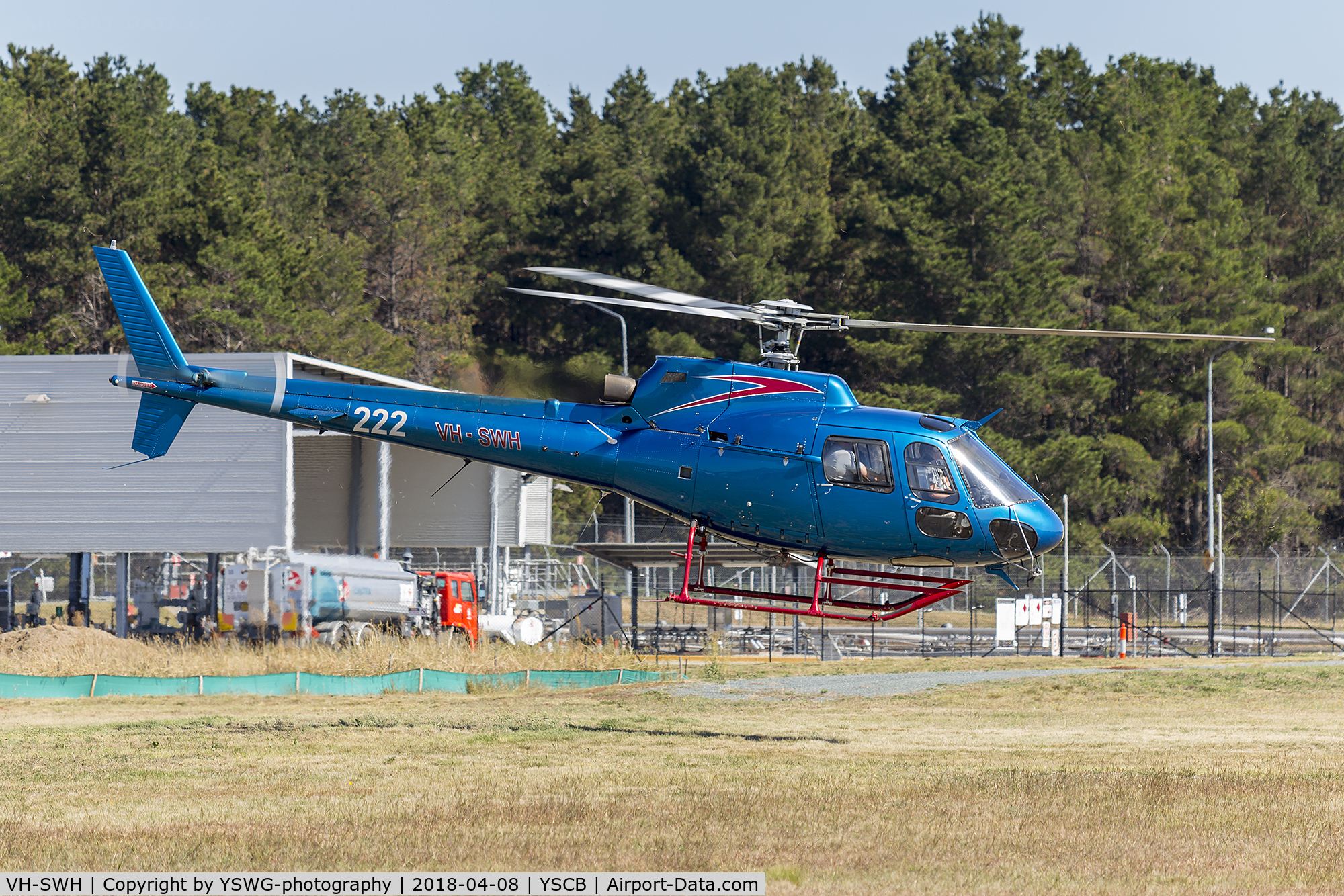 VH-SWH, 1982 Aerospatiale AS-350BA Ecureuil C/N 1676, Ae?rospatiale AS 350BA Ecureuil (VH-SWH) operating joy flights at the 2018 Canberra Airport open day.