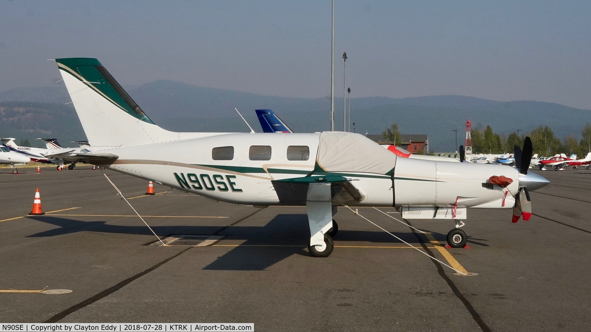 N90SE, 1989 Piper PA-46-350P Malibu Mirage C/N 4622041, Truckee Airport California 2018.