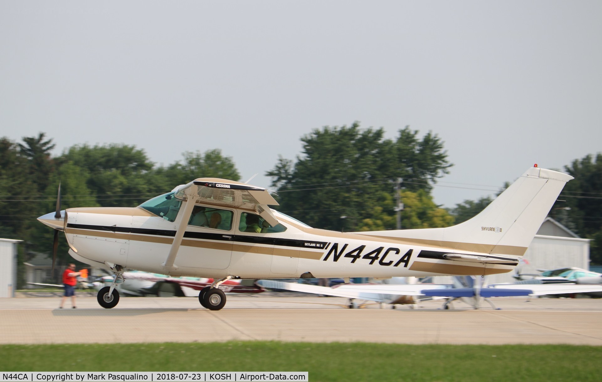 N44CA, 1980 Cessna R182 Skylane RG C/N R18201556, Cessna R182