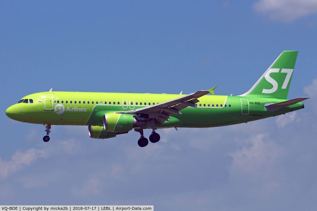 VQ-BDE, 2009 Airbus A320-214 C/N 3866, Landing