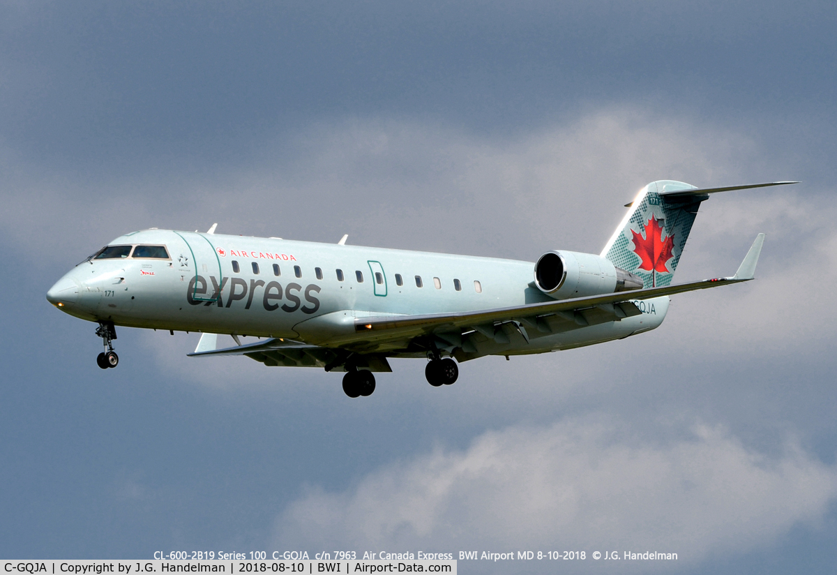 C-GQJA, 2004 Canadair CRJ-100ER (CL-600-2B19) C/N 7963, On final.