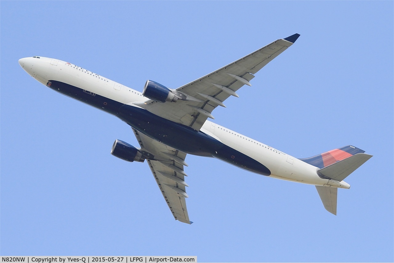 N820NW, 2007 Airbus A330-323 C/N 0859, Airbus A330-323, Take off rwy 27L, Roissy Charles De Gaulle airport (LFPG-CDG)