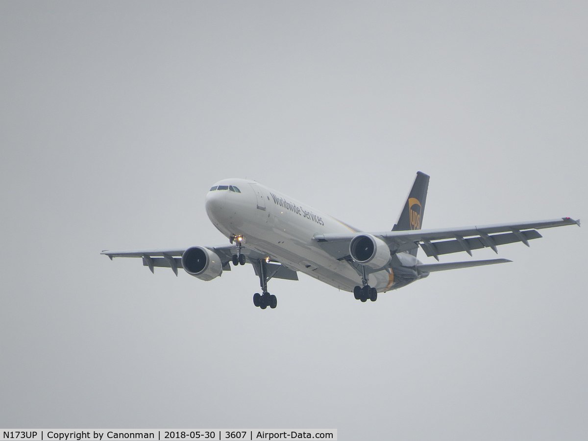 N173UP, 2006 Airbus A300F4-622R C/N 0868, Landing
