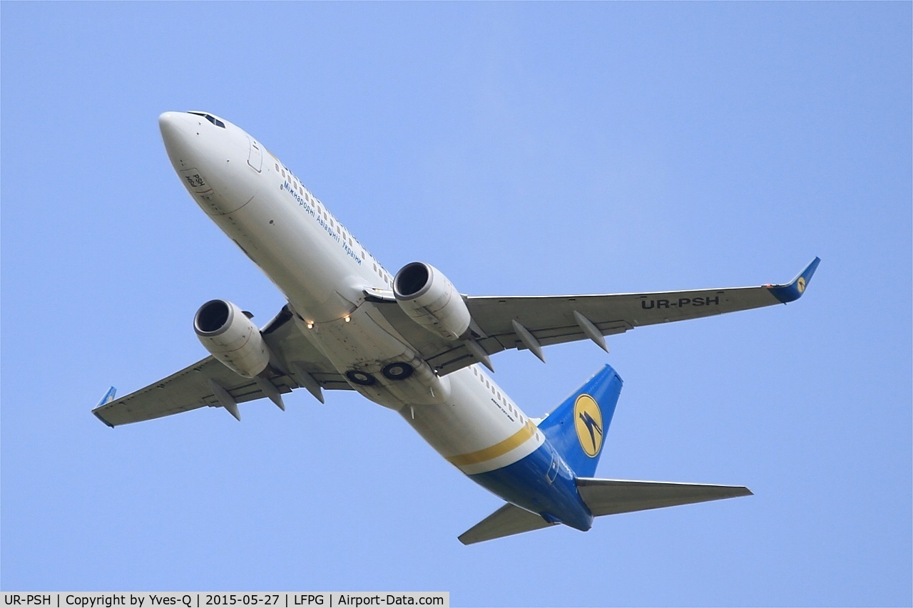 UR-PSH, 1999 Boeing 737-85R C/N 29040, Boeing 737-85R, Take off rwy 27L, Roissy Charles De Gaulle airport (LFPG-CDG)