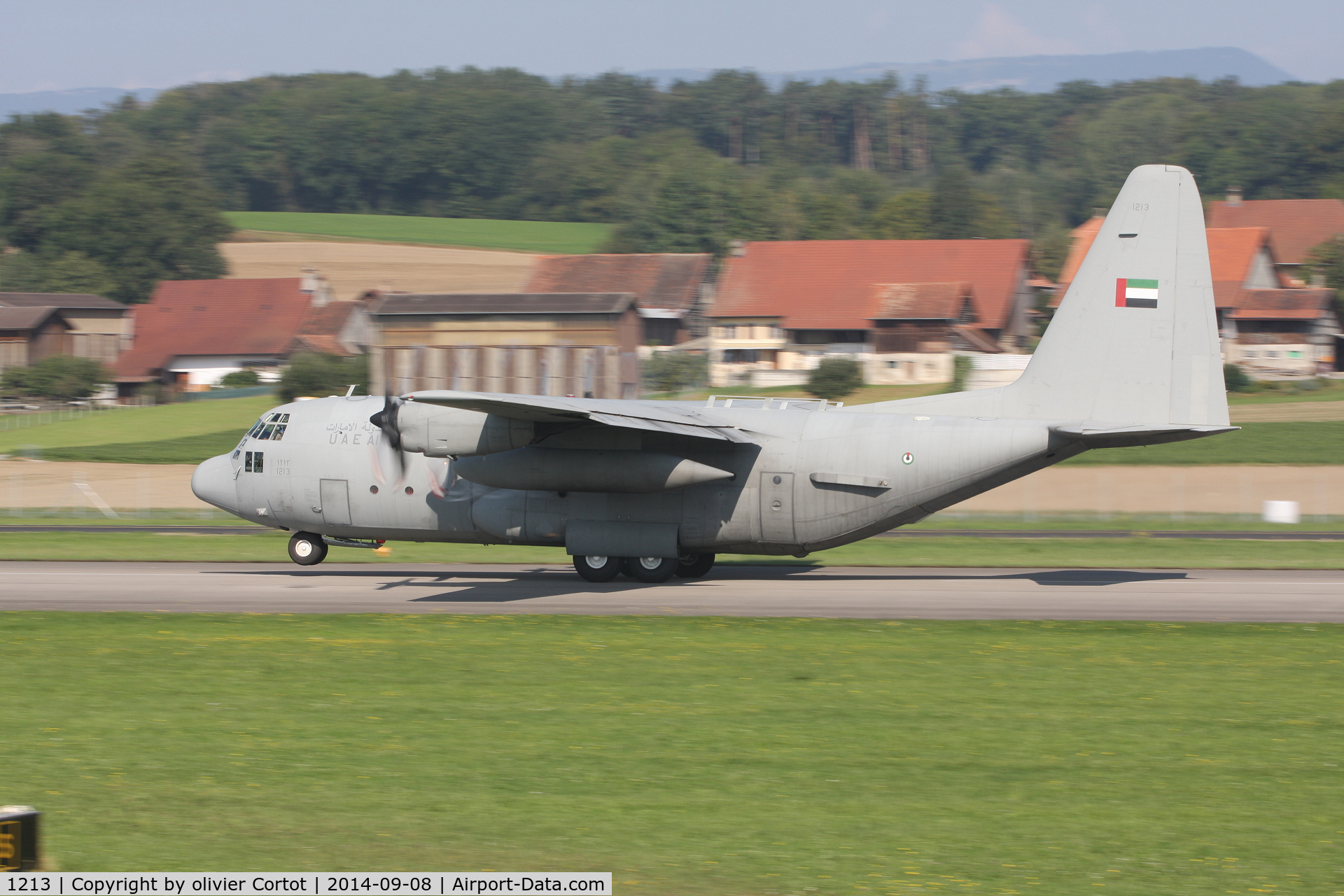 1213, 1981 Lockheed C-130H Hercules C/N 382-4879, Leaving Payerne