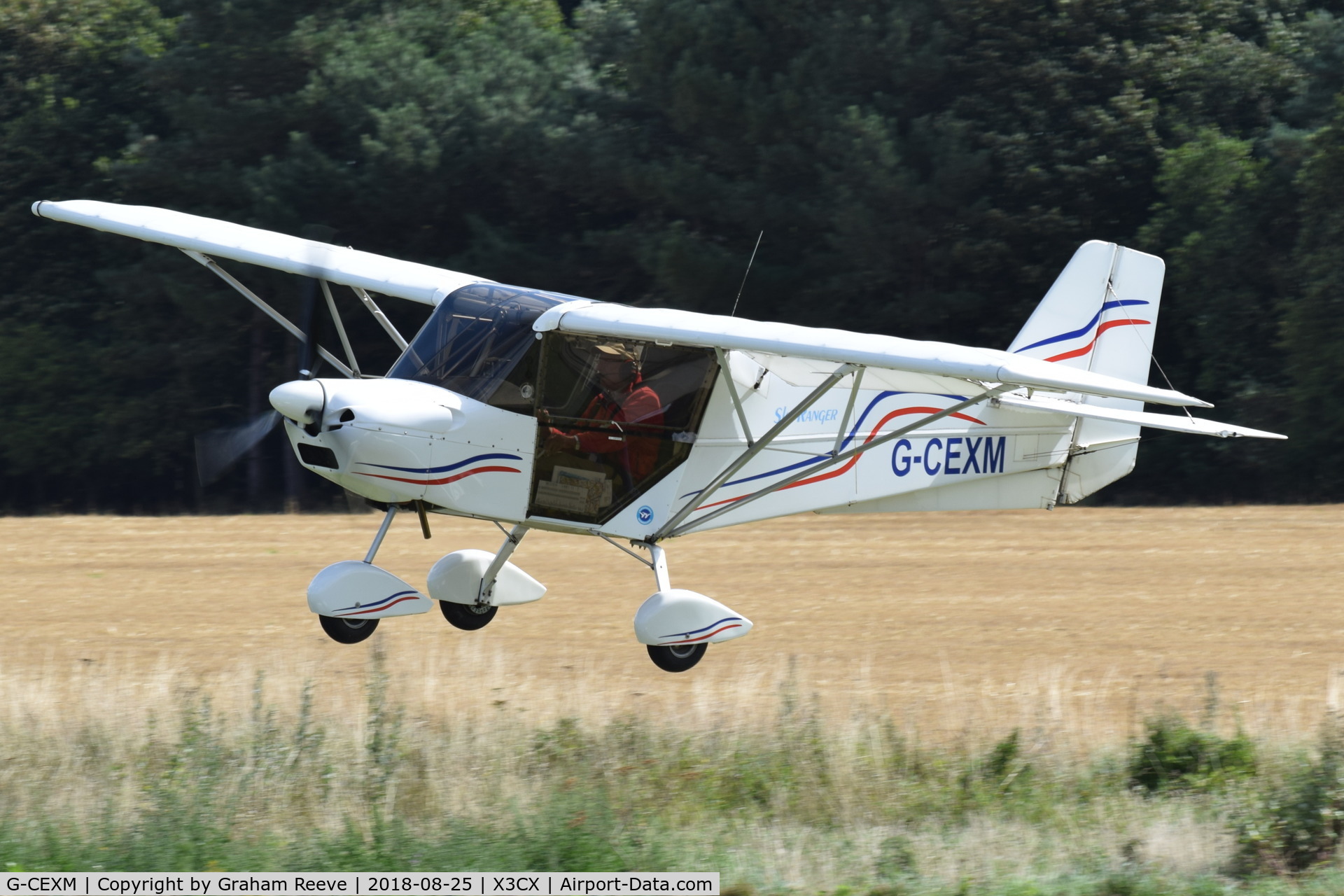G-CEXM, 2007 Skyranger Swift 912S(1) C/N BMAA/HB/556, Landing at Northrepps.
