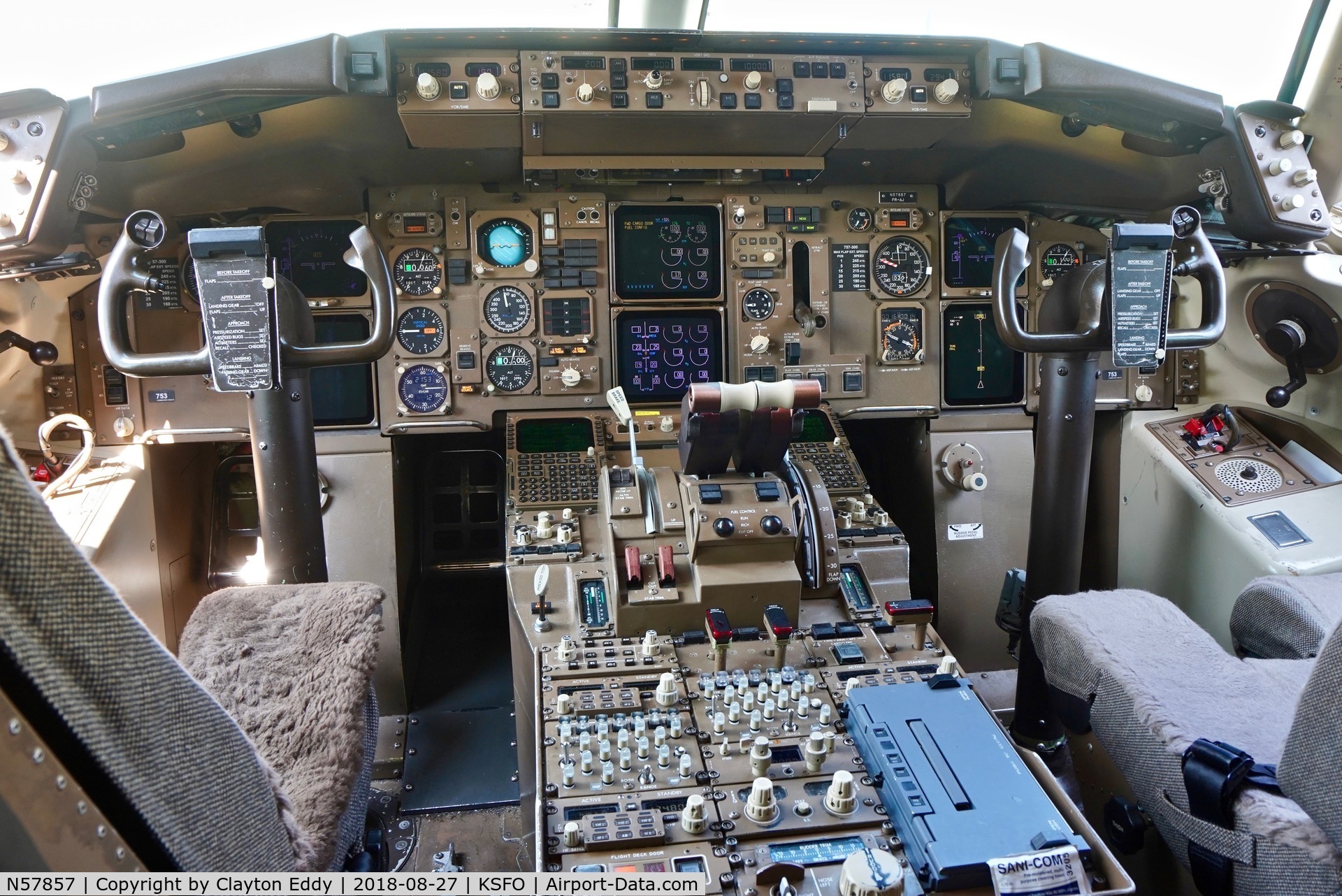 N57857, 2004 Boeing 757-324 C/N 32816, Overhead panel. SFO. 2018.