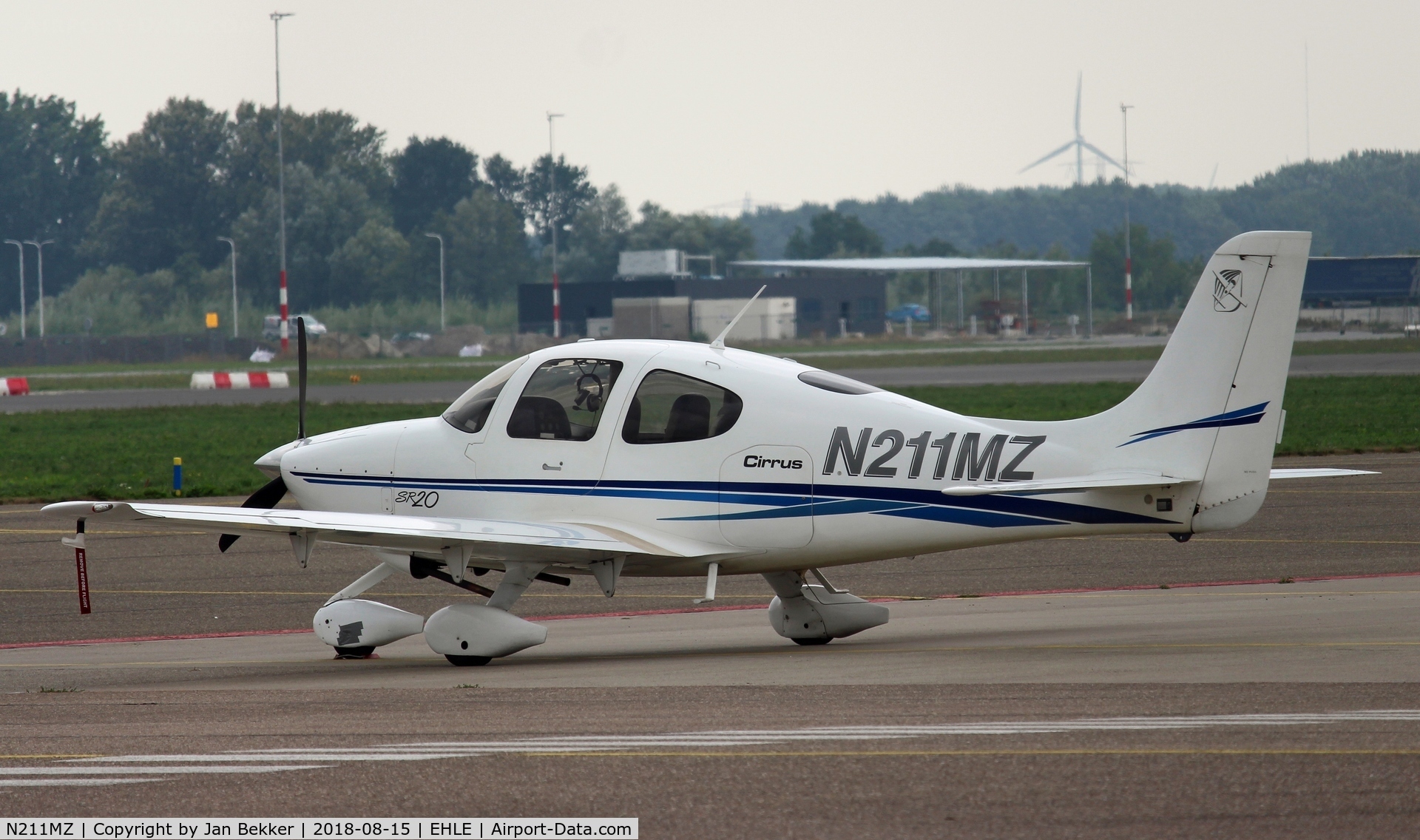 N211MZ, 2003 Cirrus SR20 C/N 1340, Lelystad Airport