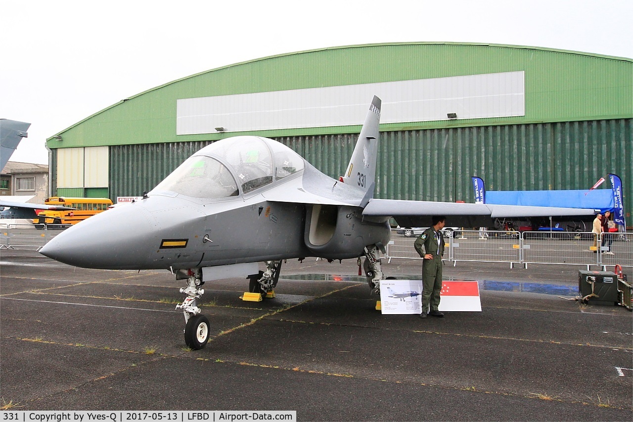 331, 2015 Alenia Aermacchi M-346 Master C/N 331, Singapore Air Force Alenia Aermacchi M-346 Master, Static display, Bordeaux-Mérignac Air Base 106 (LFBD-BOD) Open day 2017