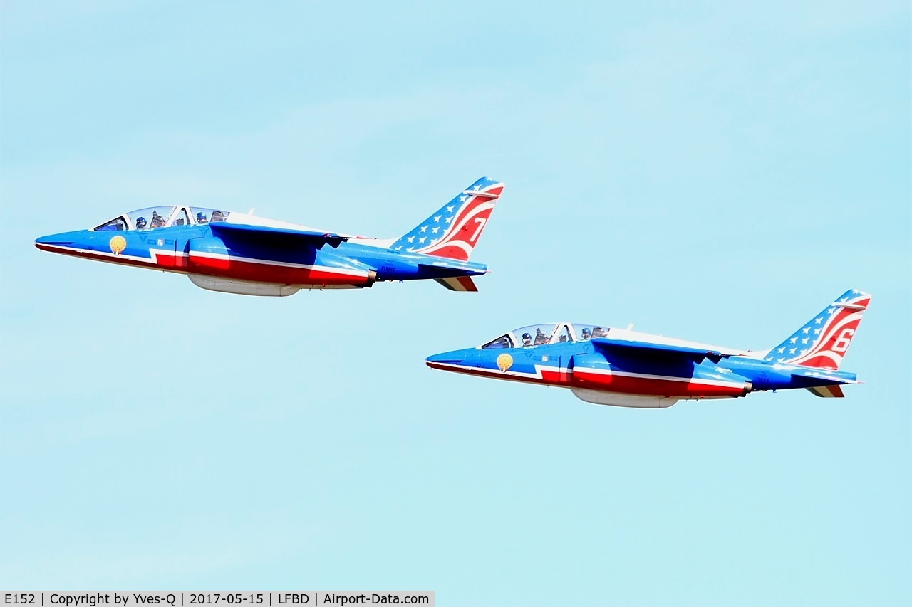 E152, Dassault-Dornier Alpha Jet E C/N E152, Dassault Dornier Alphajet E (F-UHRT), Athos 07 of Patrouille de France 2017, Take off rwy 23, Bordeaux-Mérignac Air Base 106 (LFBD-BOD)