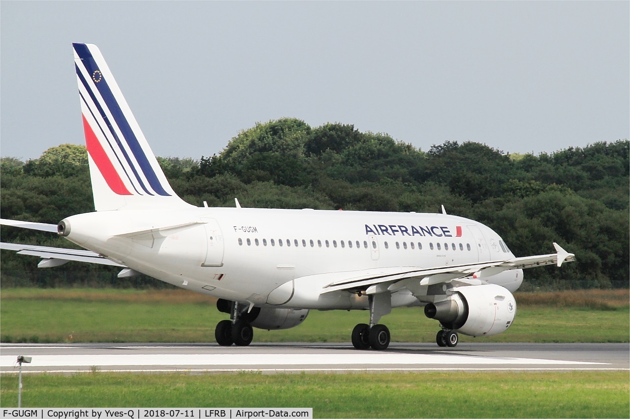F-GUGM, 2006 Airbus A318-111 C/N 2750, Airbus A318-111, Take off run rwy 07R, Brest-Bretagne airport (LFRB-BES)