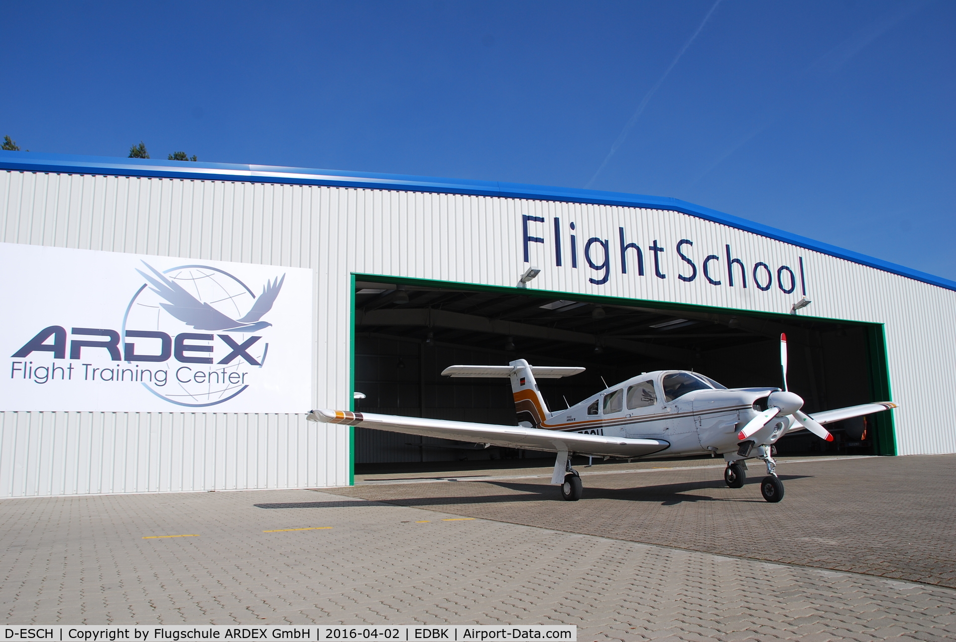 D-ESCH, Piper PA-28RT-201 Arrow IV C/N 28R7918093, Schulungsflugzeug der Flugschule ARDEX GmbH
