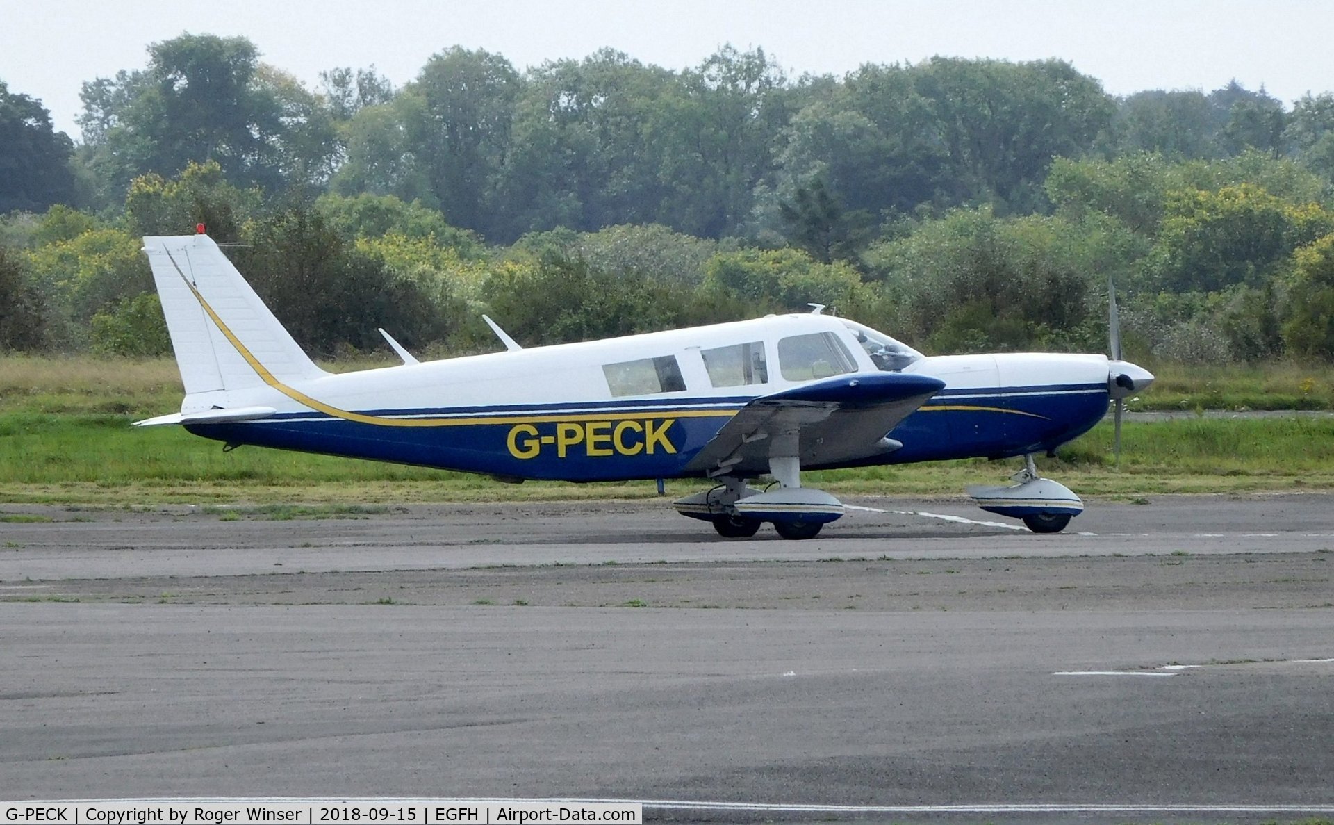 G-PECK, 1970 Piper PA-32-300 Cherokee Six C/N 32-7140008, Visiting Cherokee Six.