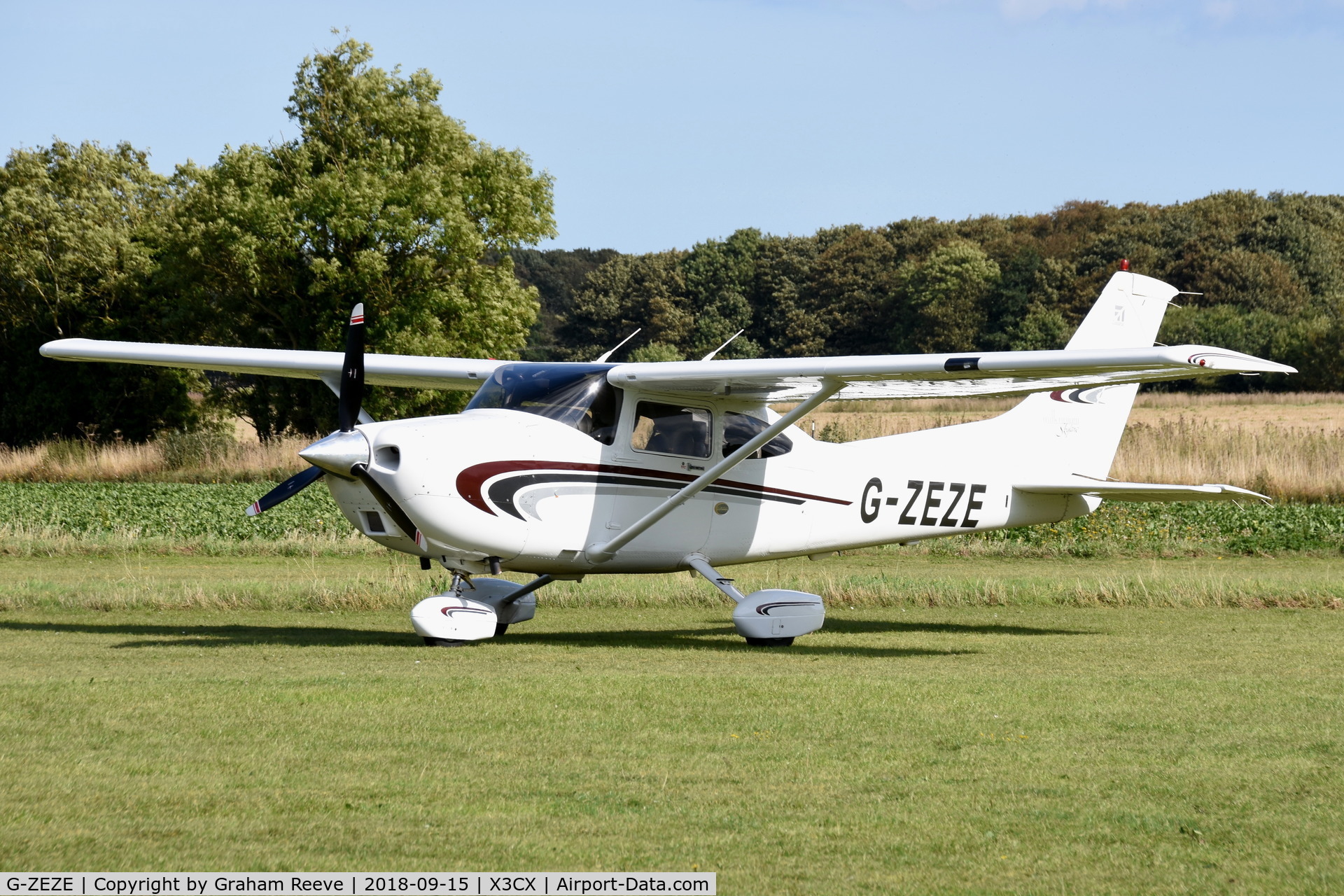 G-ZEZE, 2000 Cessna 182S Skylane C/N 182-80741, Parked at Northrepps.