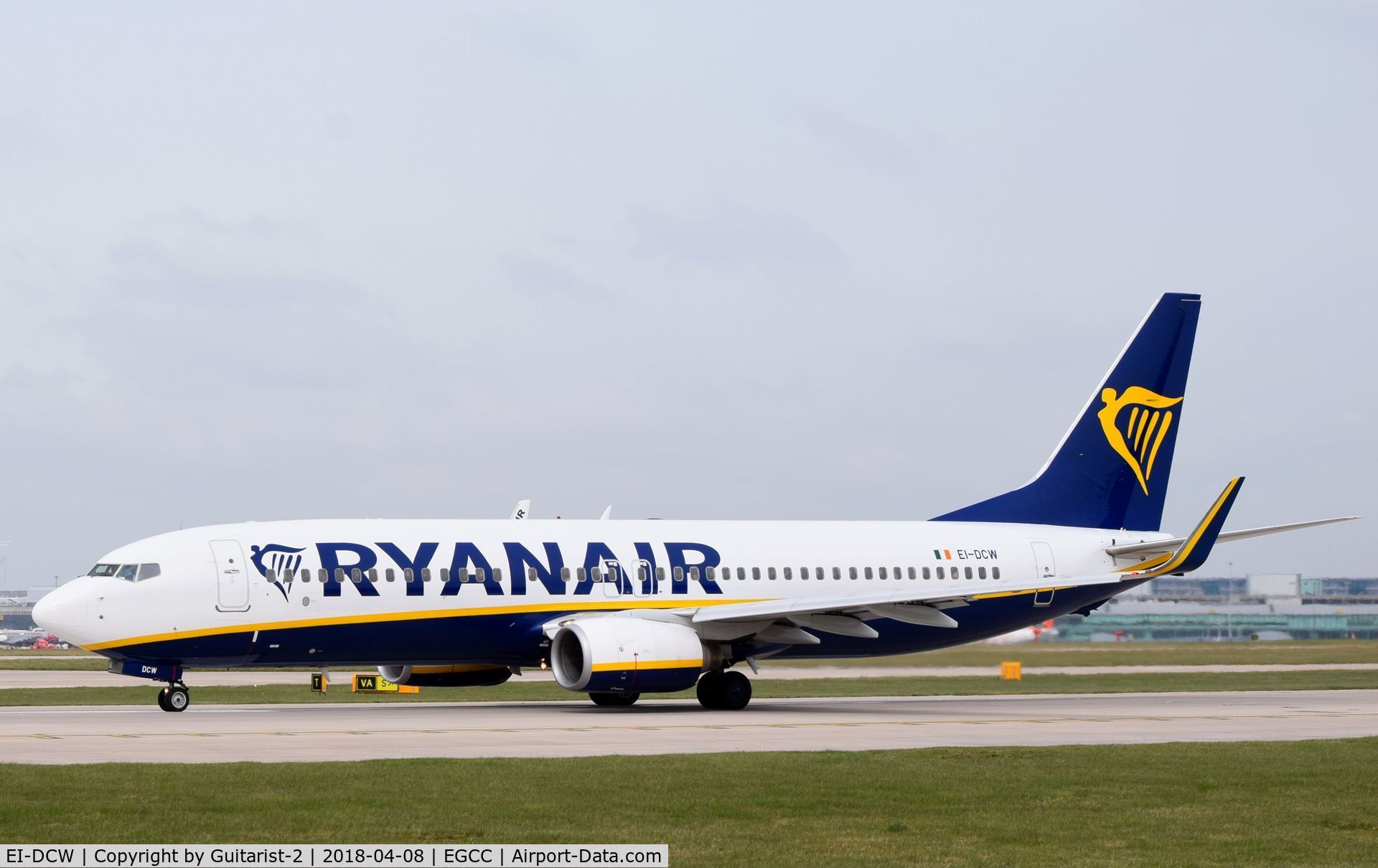 EI-DCW, 2004 Boeing 737-8AS C/N 33568, At Manchester