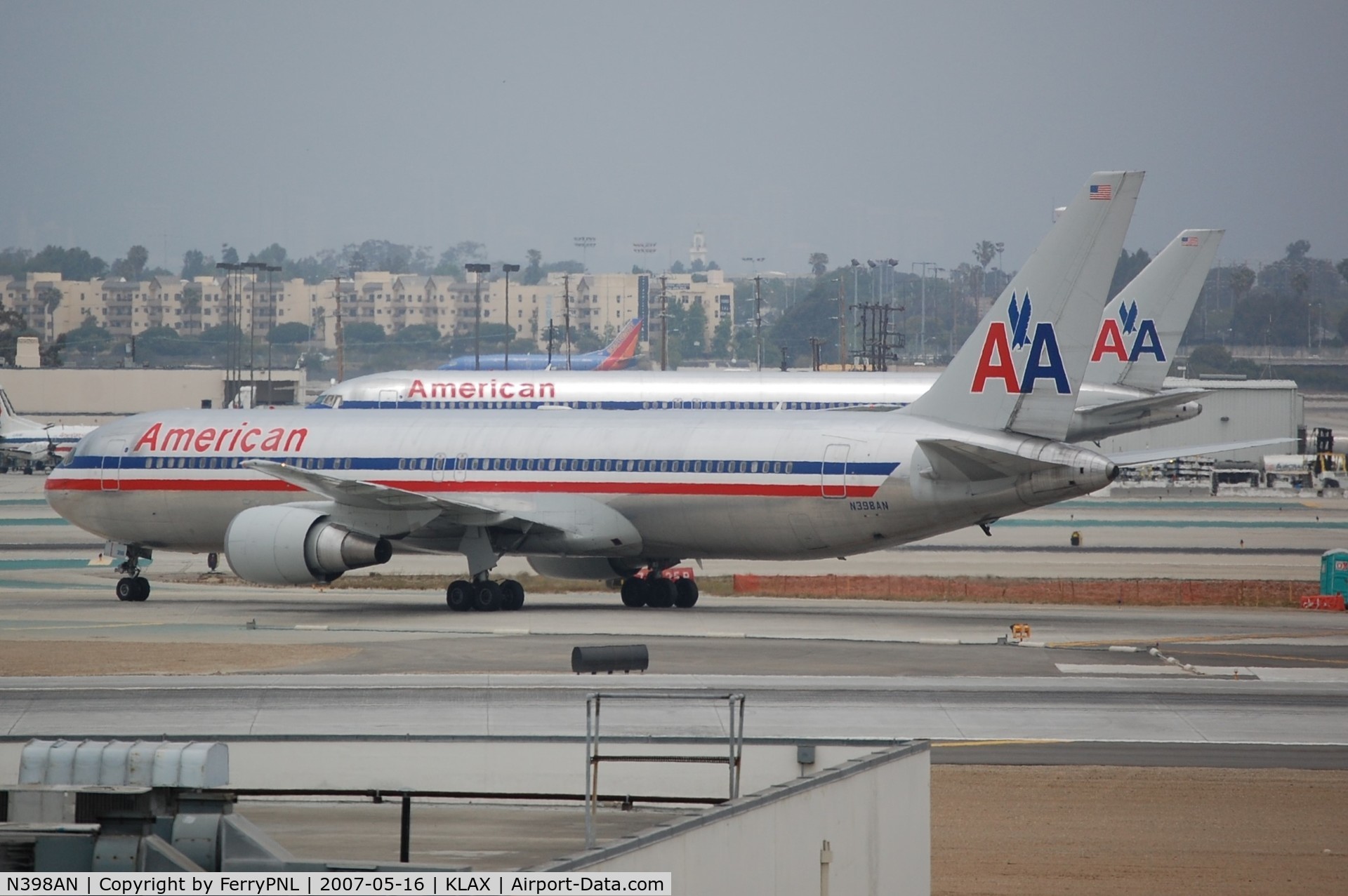 N398AN, 1999 Boeing 767-323ER C/N 29605, AA B763 in LAX