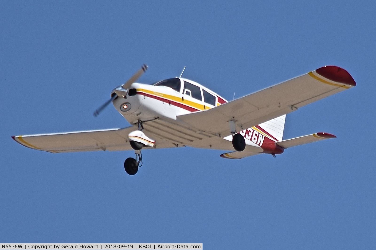 N5536W, 1962 Piper PA-28-160 Cherokee C/N 28-626, Landing RWY 28L.