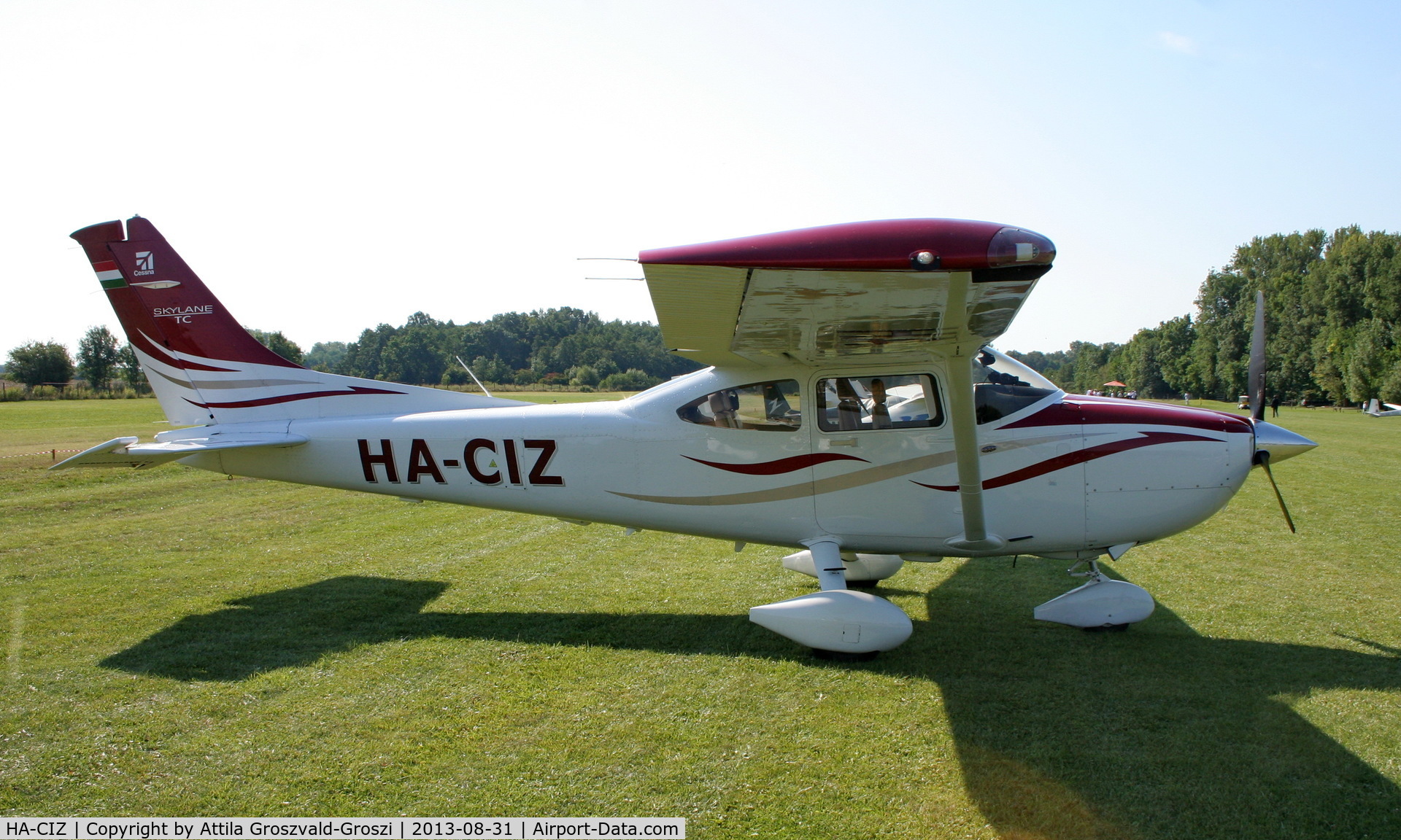 HA-CIZ, Cessna T182T Turbo Skylane C/N T18208903, II. Cirrus-Hertelendy Aviator's Weekend , Hertelendy Castle Airfield Hungary