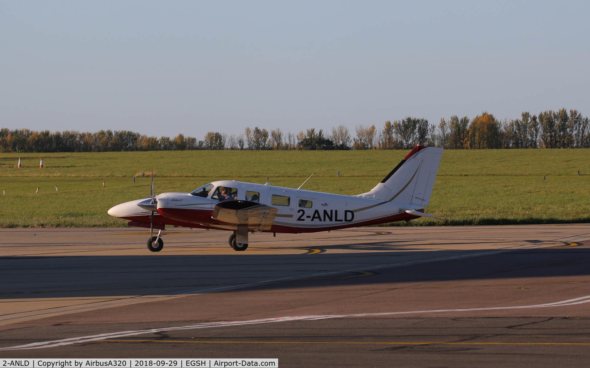 2-ANLD, Piper PA-34-220T Seneca V C/N 3449325, Arriving at Saxons