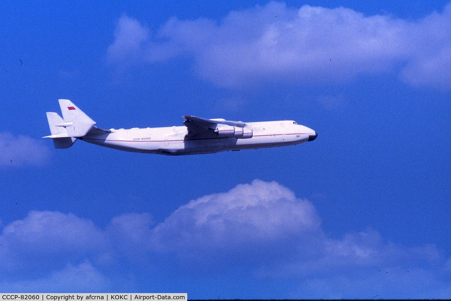 CCCP-82060, 1988 Antonov An-225 Mriya C/N 19530503763, AEROSPACE AMERICA FLY-BY