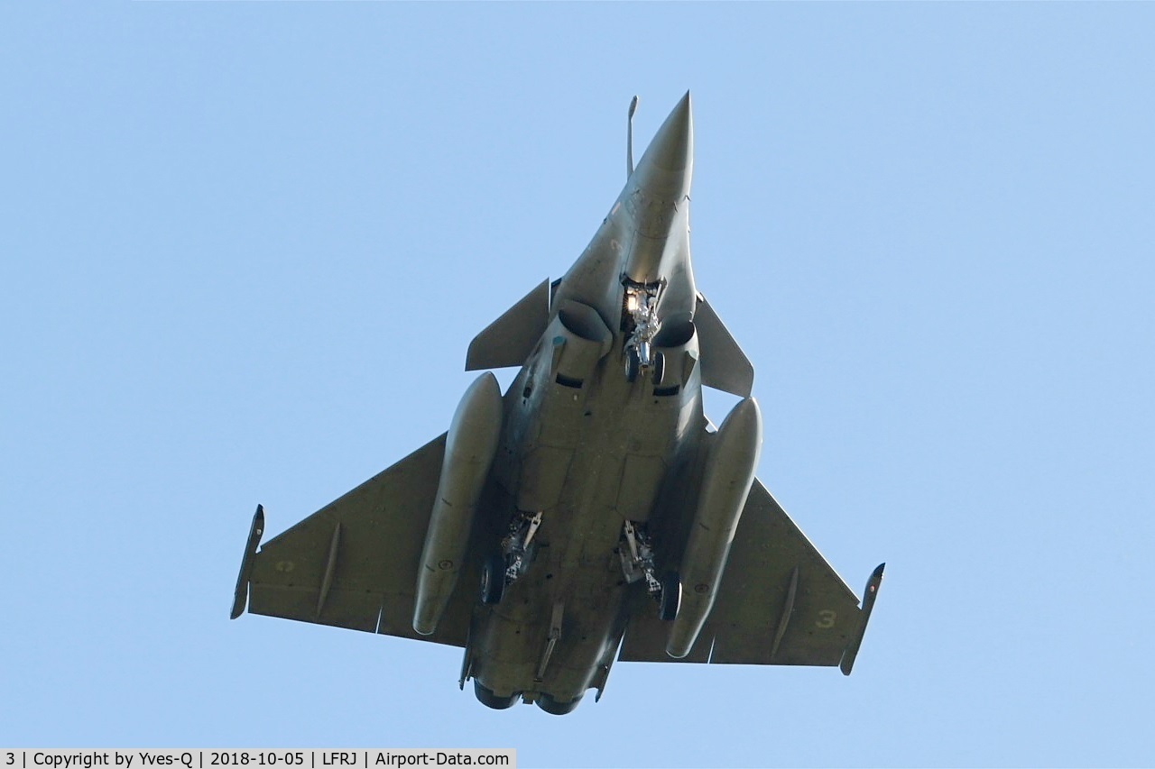 3, 2000 Dassault Rafale M C/N 3, Dassault Rafale M,  On final rwy 26, Landivisiau naval air base (LFRJ)