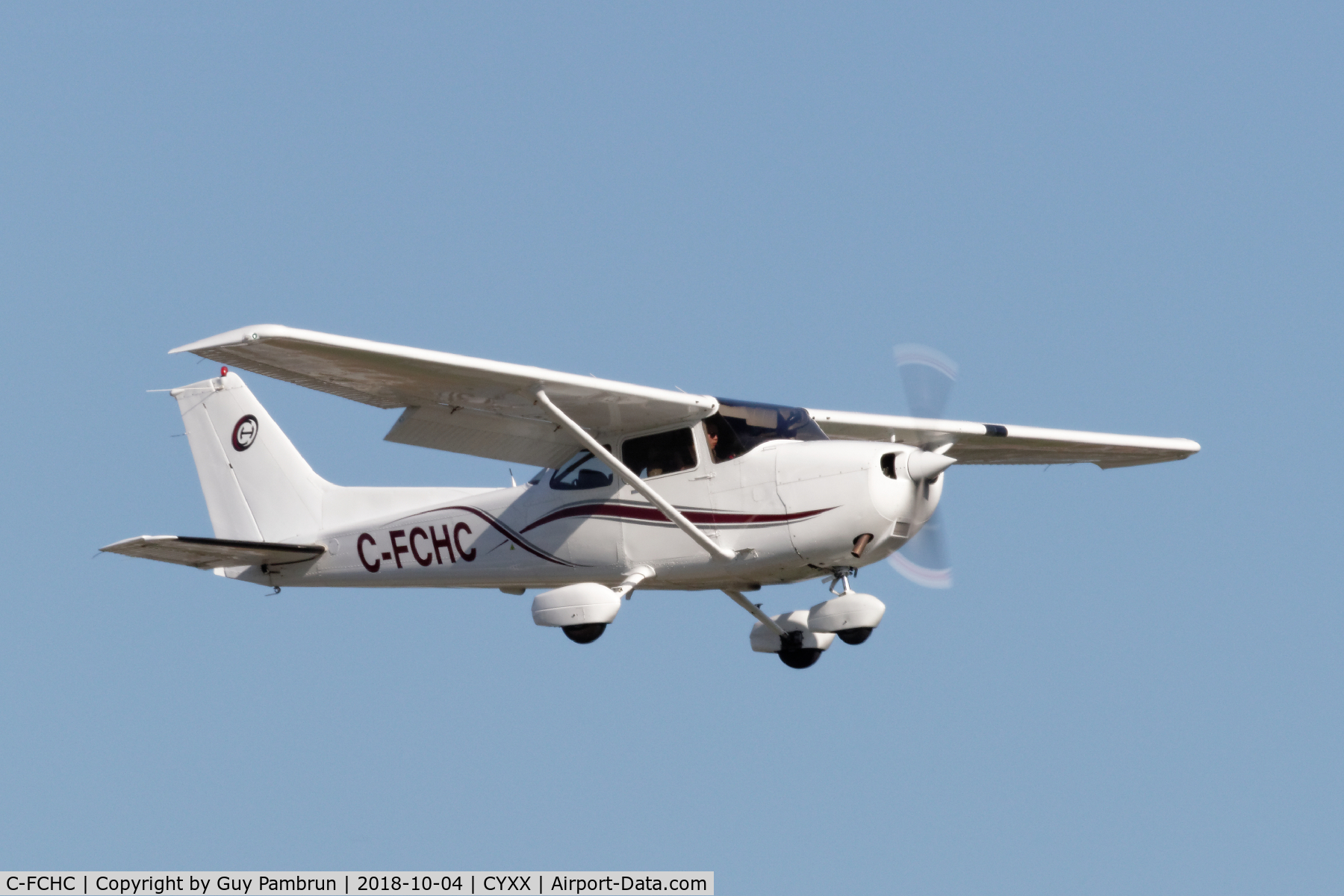 C-FCHC, 2000 Cessna 172S C/N 172S8530, Landing