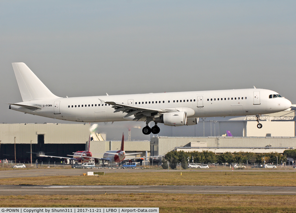 G-POWN, 2009 Airbus A321-211 C/N 3830, Landing rwy 14R in all white c/s...