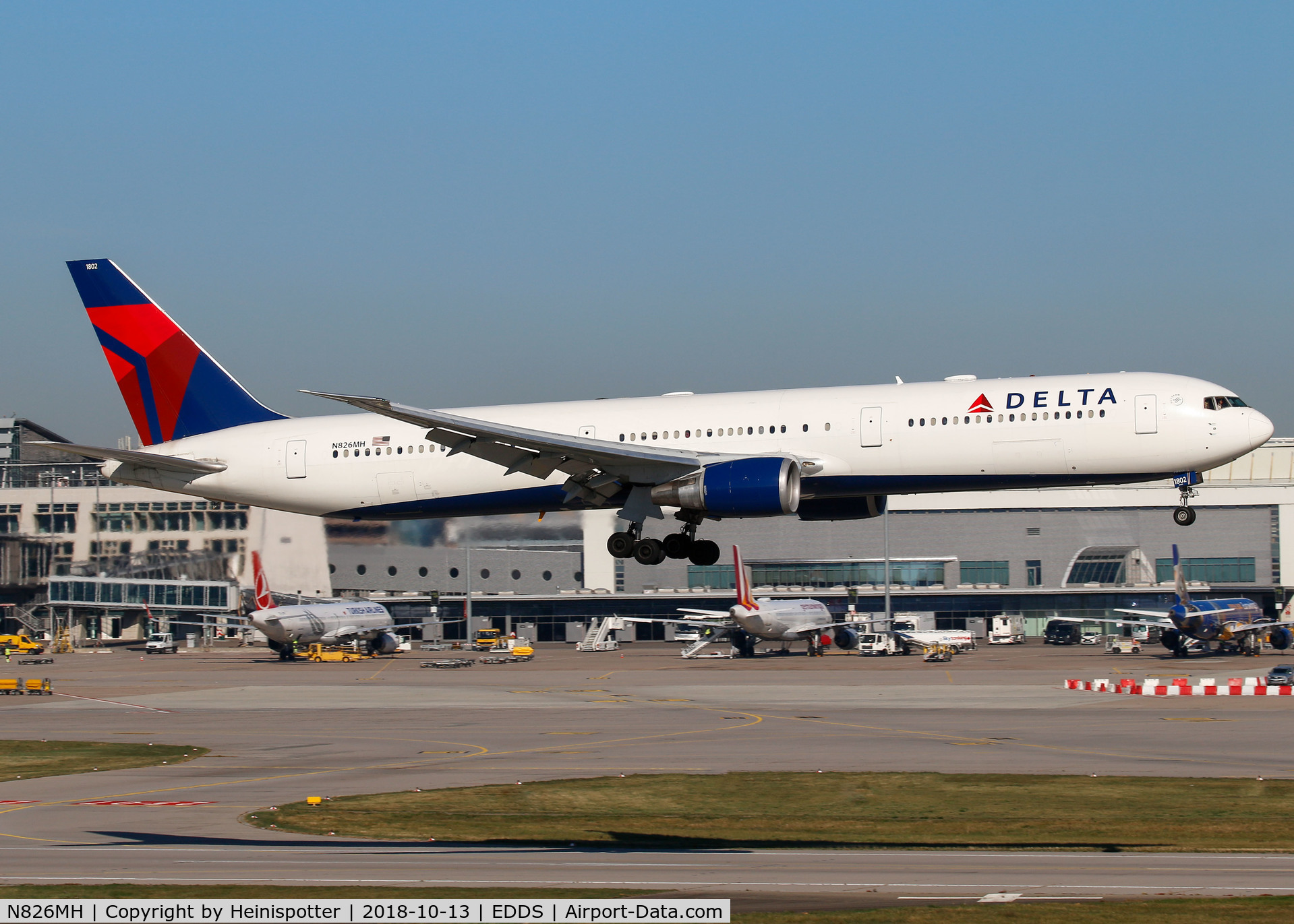 N826MH, 1999 Boeing 767-432/ER C/N 29713, N826MH (DL116) at Stuttgart Airport.