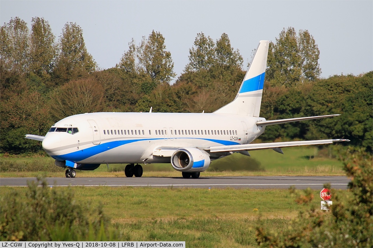 LZ-CGW, 1996 Boeing 737-46J C/N 28038, Boeing 737-46J, Ready to take off rwy 25L, Brest-Bretagne airport (LFRB-BES)