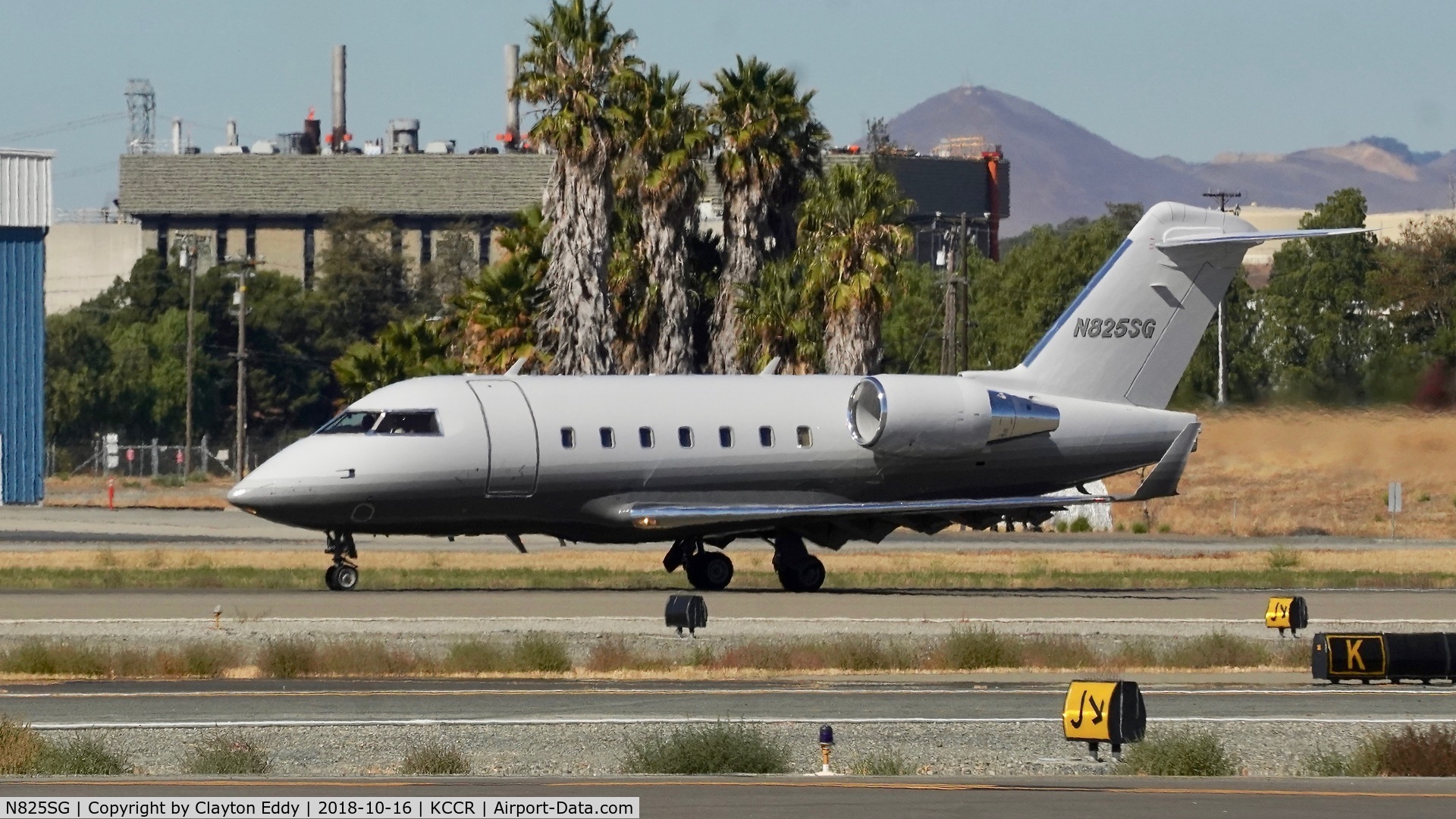 N825SG, 2004 Embraer EMB-135BJ Legacy C/N 14500825, Buchanan Field Concord California 2018.