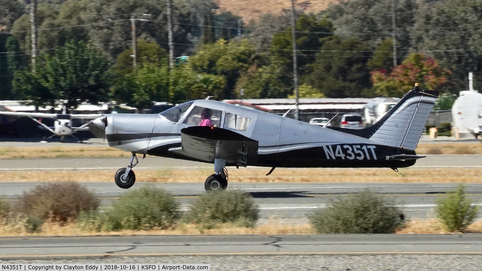 N4351T, 1971 Piper PA-28-140 C/N 28-7225155, Buchanan Field California 2018.