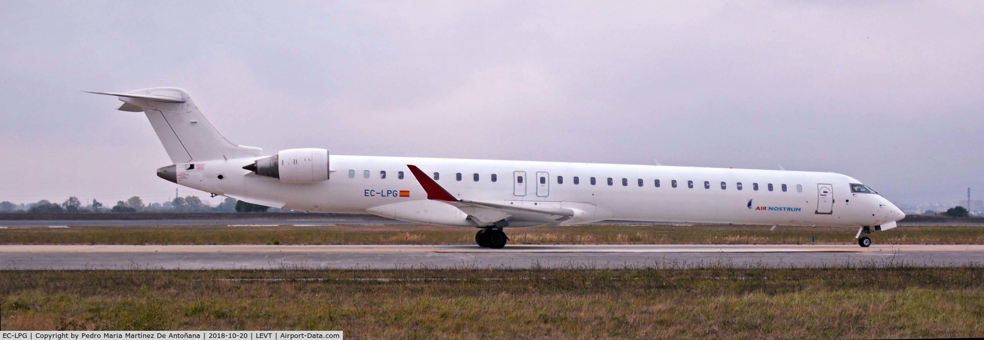 EC-LPG, 2011 Bombardier CRJ-1000ER NG (CL-600-2E25) C/N 19021, Foronda - Vitoria-Gasteiz - Euskadi - España