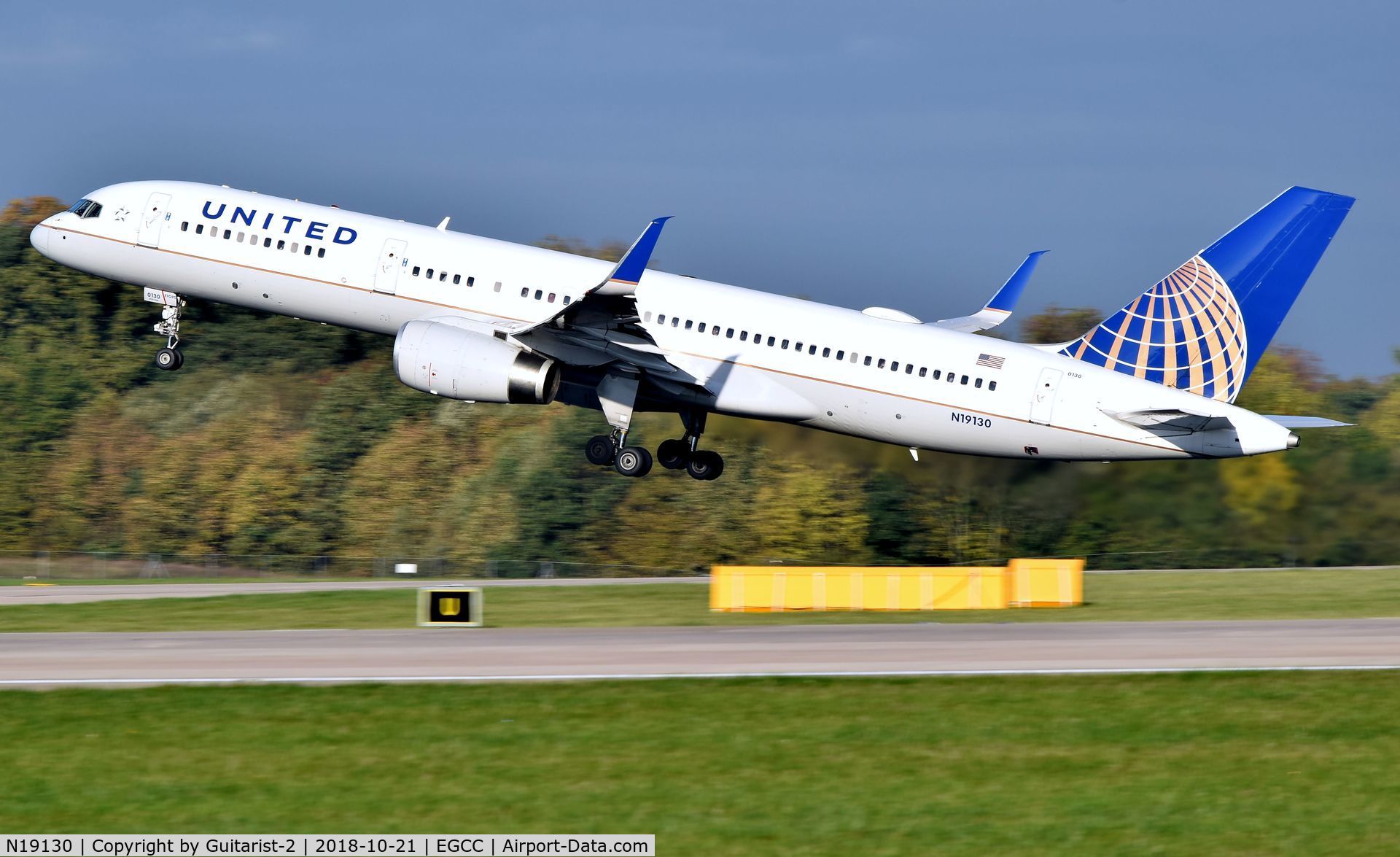 N19130, 1998 Boeing 757-224/ER C/N 28970, At Manchester