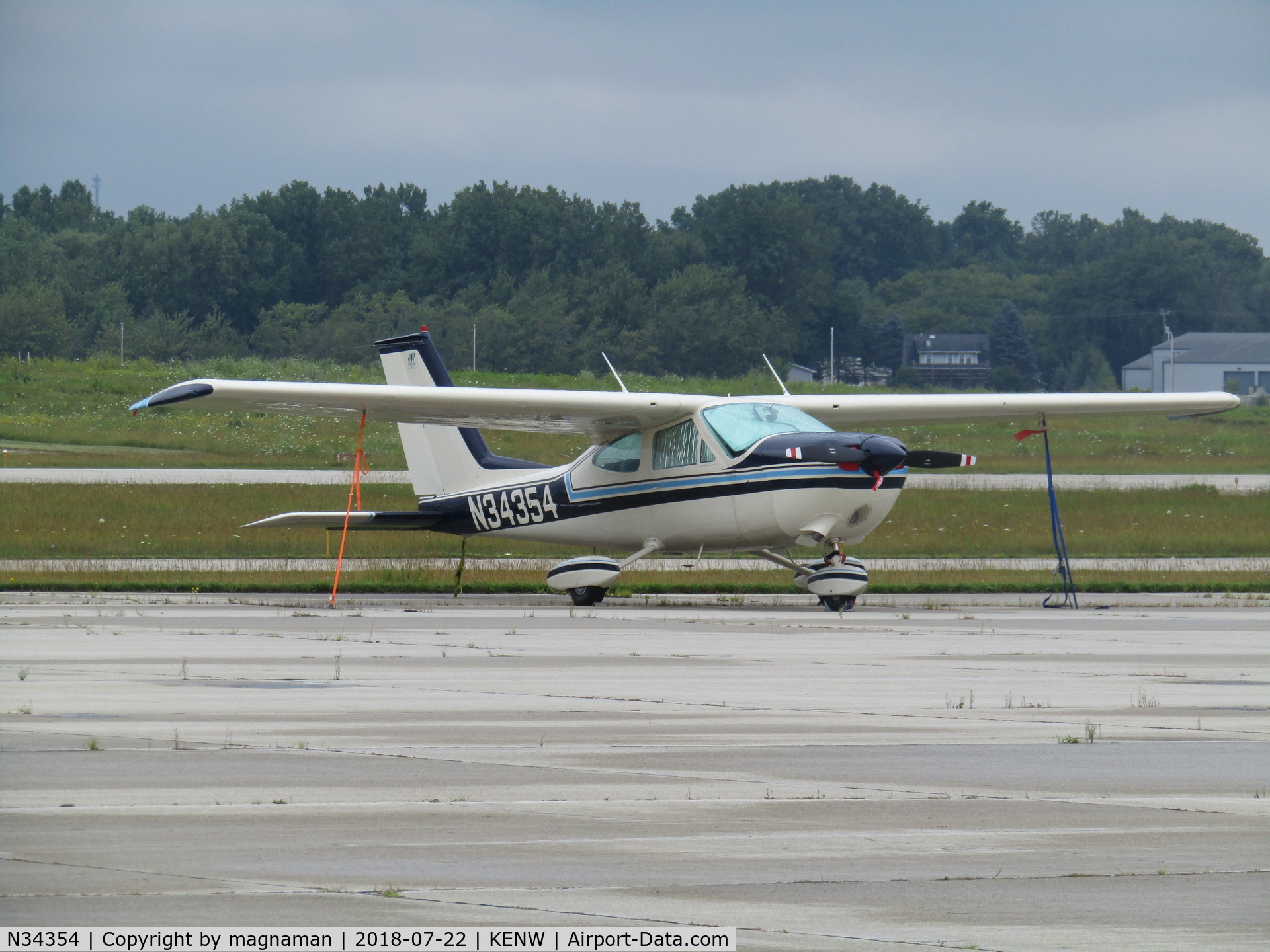 N34354, 1972 Cessna 177B Cardinal C/N 17701776, on apron at kenosha