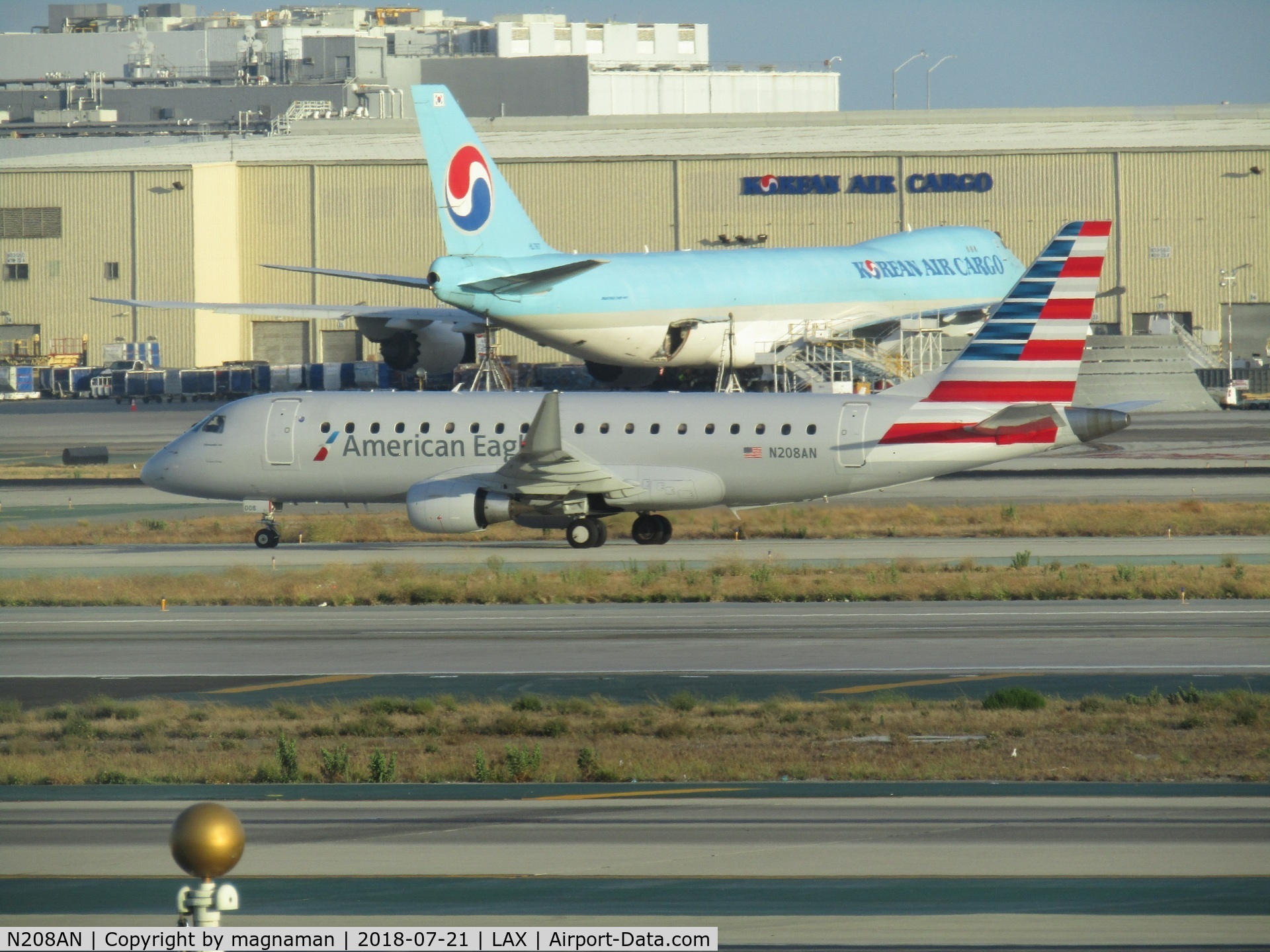 N208AN, 2015 Embraer 175LR (ERJ-170-200LR) C/N 17000494, leaving LA