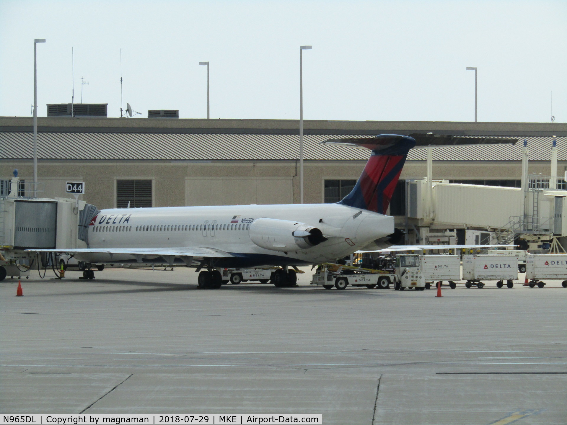N965DL, 1990 McDonnell Douglas MD-88 C/N 49984, on stand at MKE