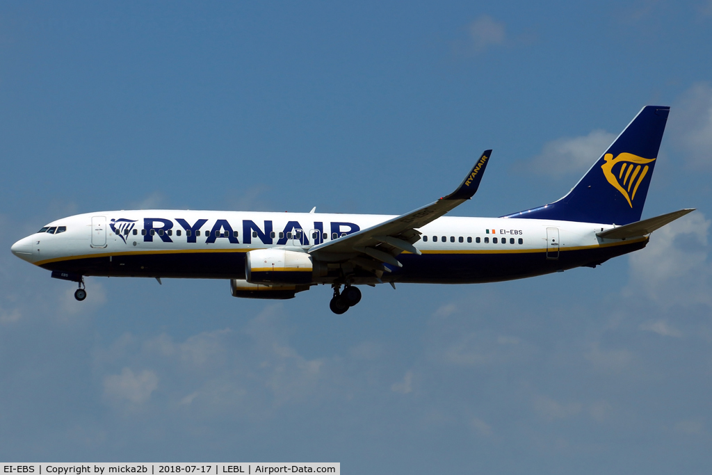 EI-EBS, 2009 Boeing 737-8AS C/N 35001, Landing