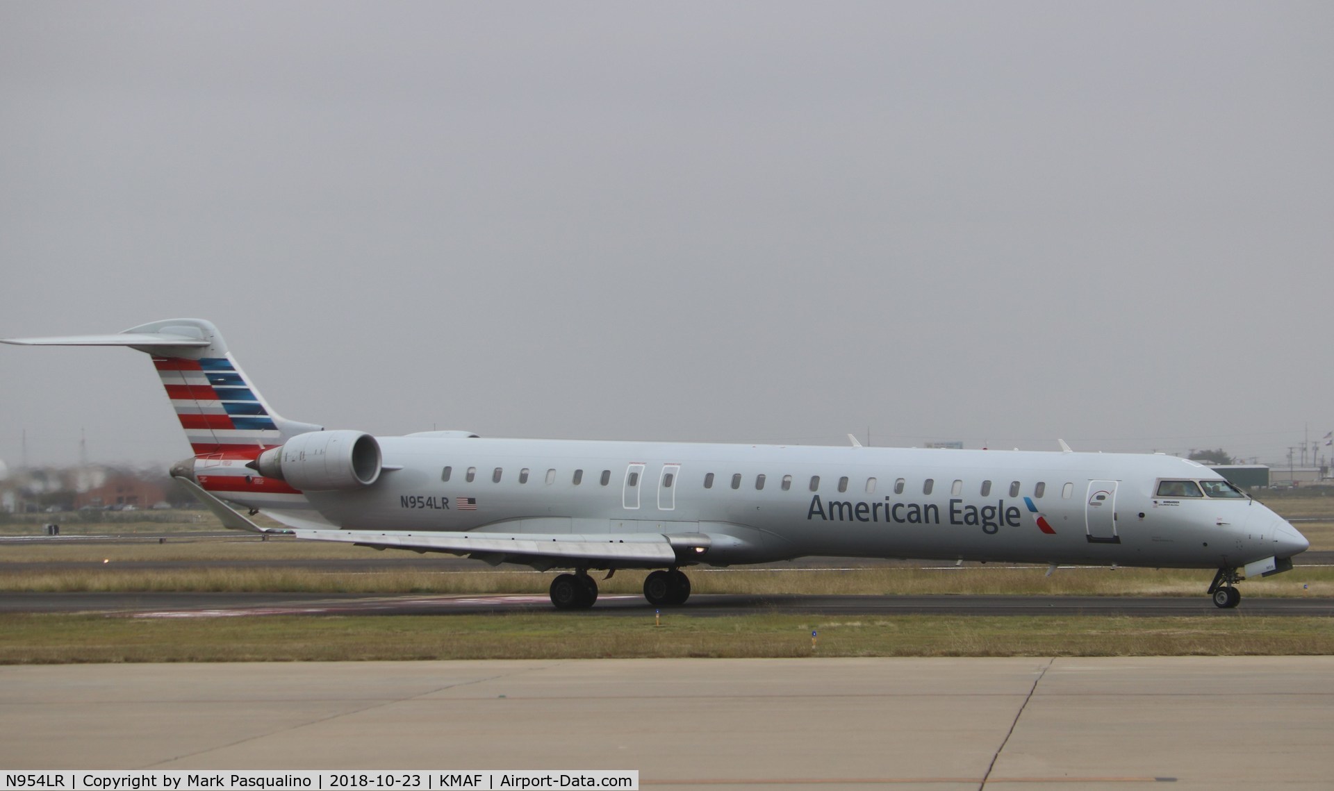N954LR, 2015 Bombardier CRJ-900LR (CL-600-2D24) C/N 15375, CL-600-2D24