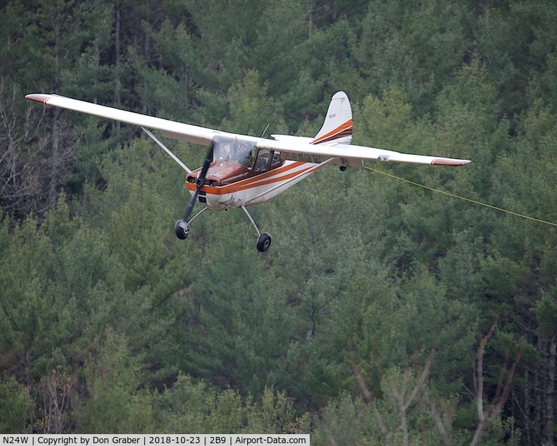 N24W, 1966 Cessna 305A C/N 2014, Leaping Lena, Post Mills Soaring Club Tow Plane, Fall 2015

Andy Lumley, chief tow pilot