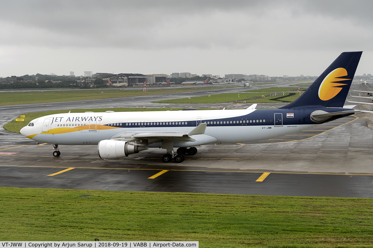 VT-JWW, 2007 Airbus A330-203 C/N 888, Oldest active A330 in the Jet Airways fleet taxiing out for departure to Delhi as 9W346 on an overcast morning.