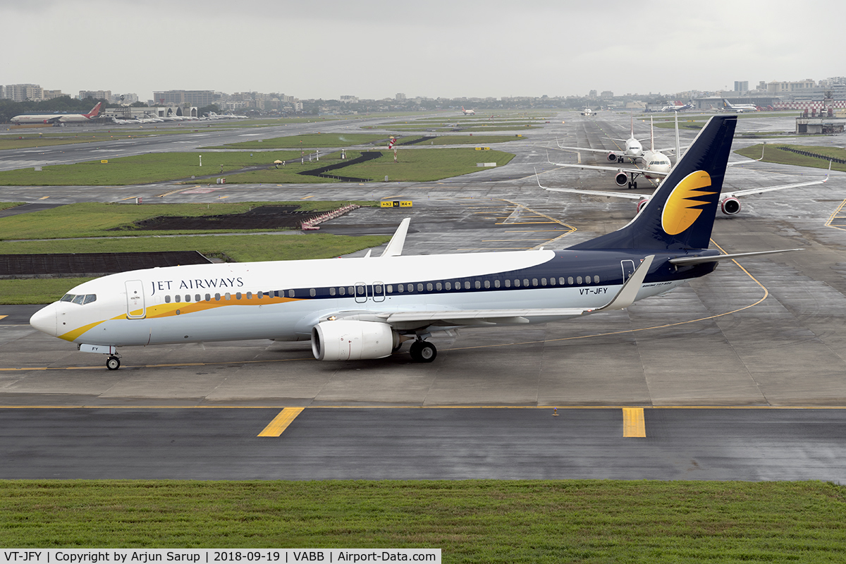 VT-JFY, 2014 Boeing 737-85R C/N 42804, Taxiing out for departure to Bengaluru as 9W443 on an overcast morning.