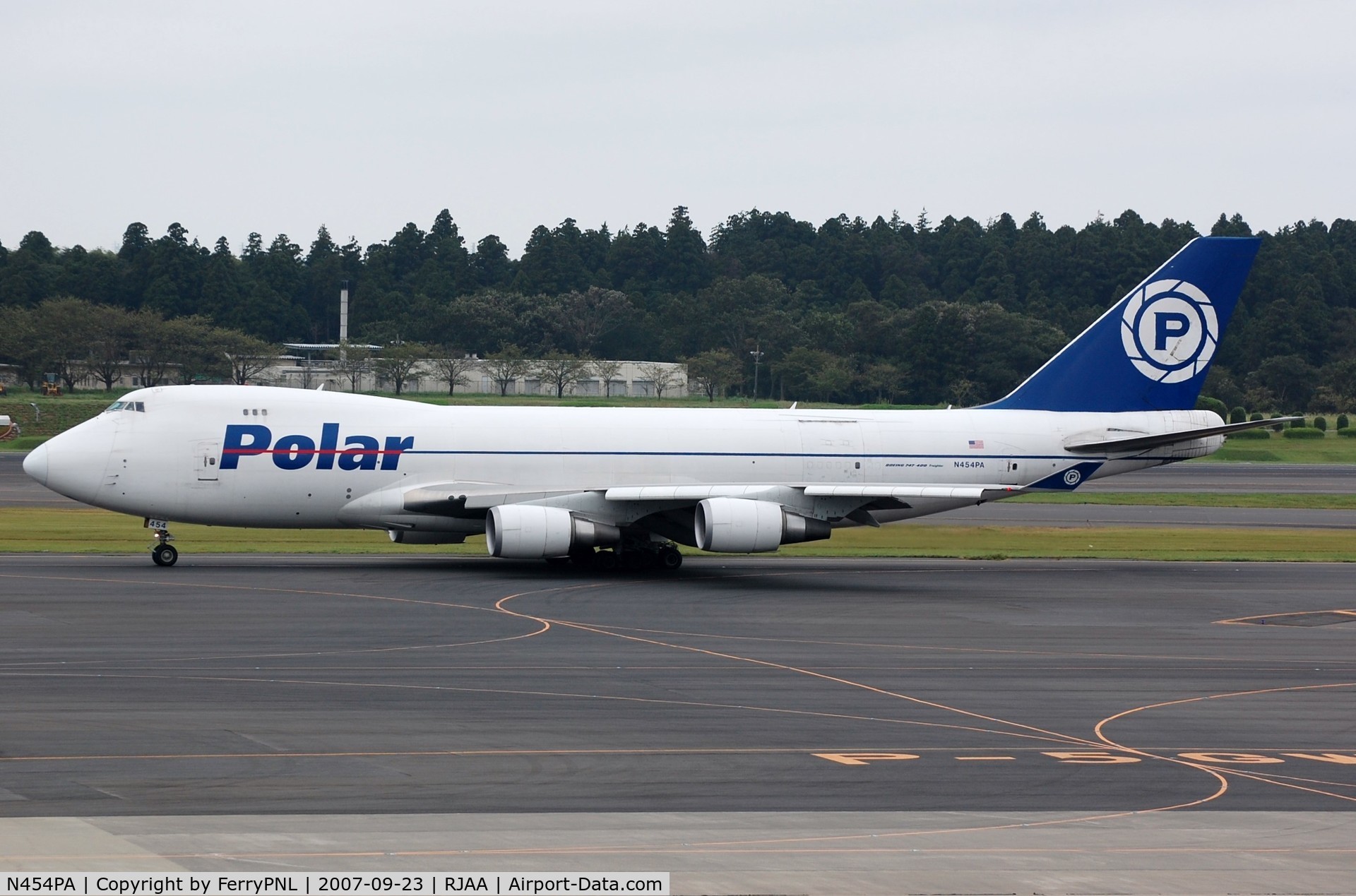 N454PA, 2002 Boeing 747-46NF C/N 30812, Polar B744F for departure.