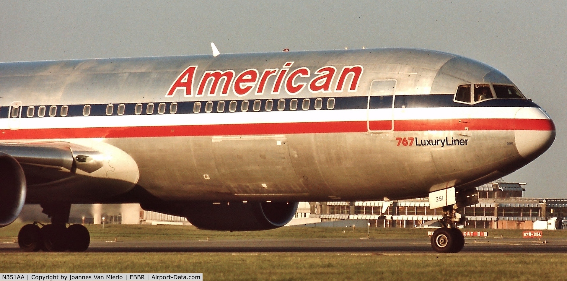 N351AA, 1988 Boeing 767-323 C/N 24032, Awaiting t/o clearance EBBR 02 '90s