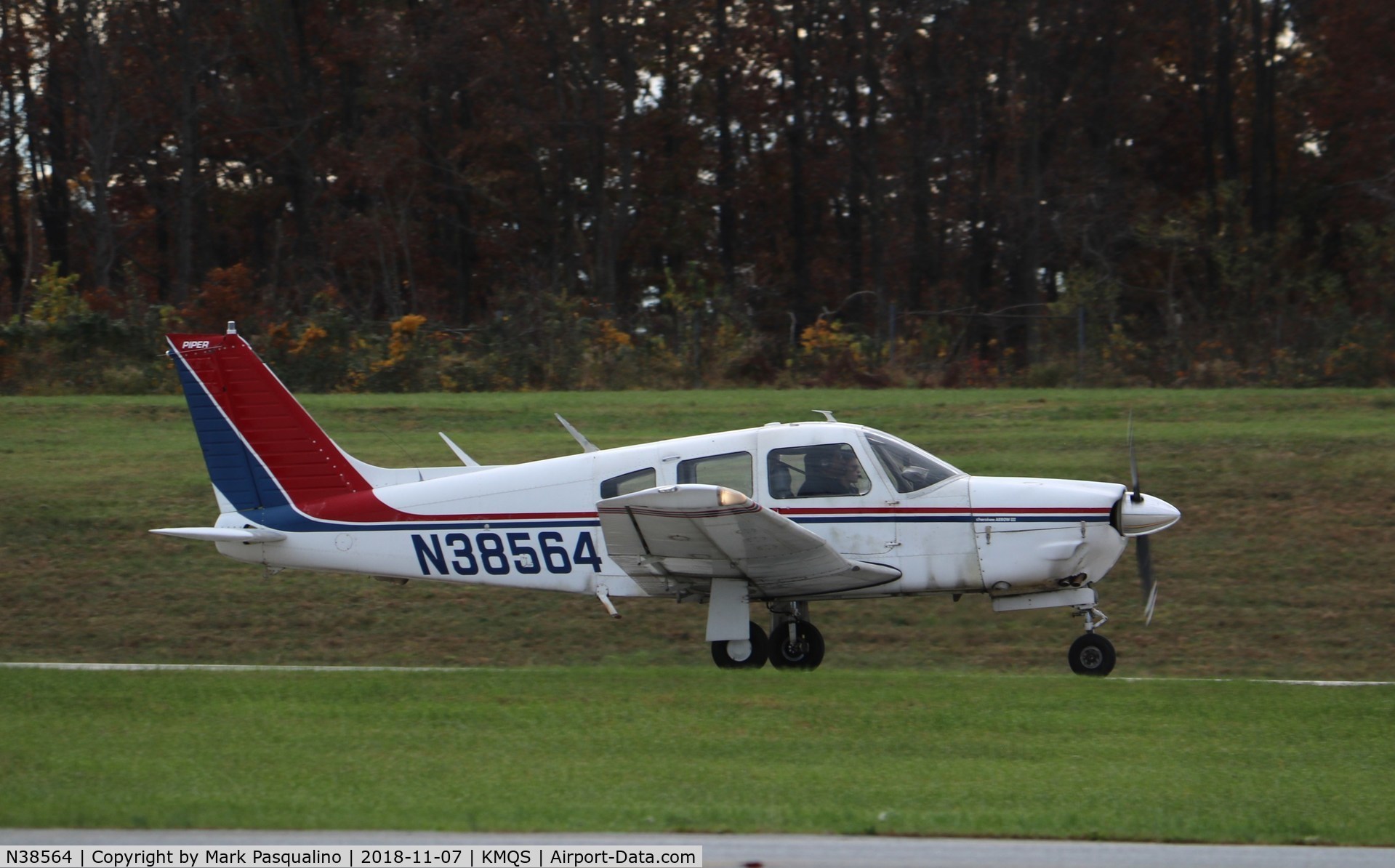 N38564, 1977 Piper PA-28R-201 Cherokee Arrow III C/N 28R-7737097, Piper PA-28R-201