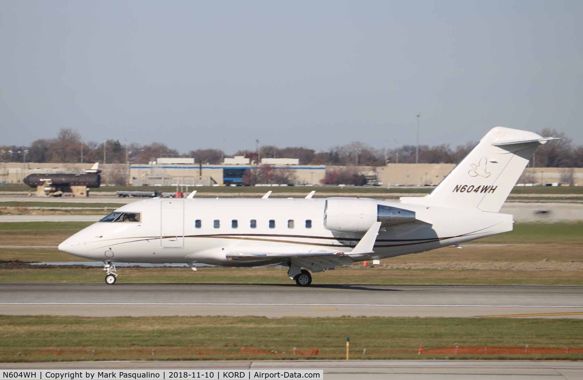 N604WH, 1998 Bombardier Challenger 604 (CL-600-2B16) C/N 5370, Challenger 604